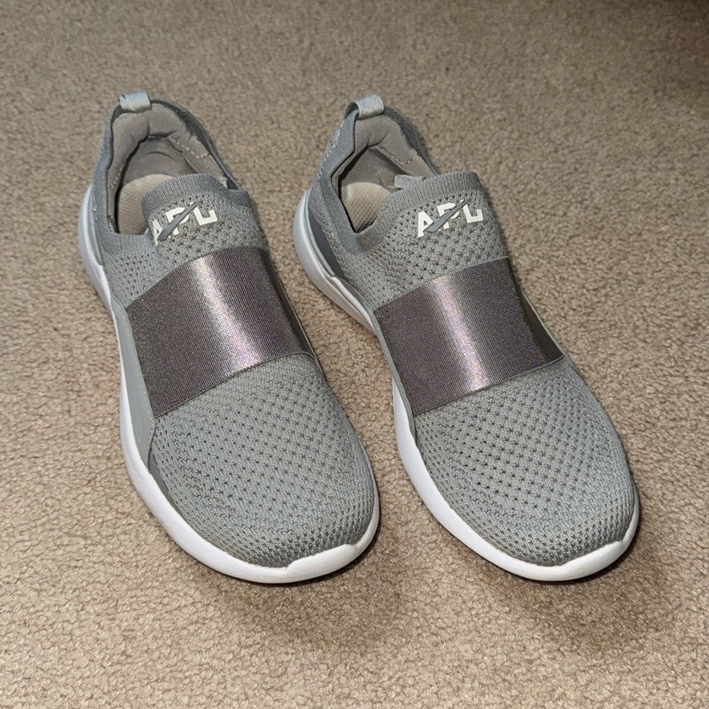APL Women’s Athletic Propulsion Lab TechLoom Bliss cement/white size 5